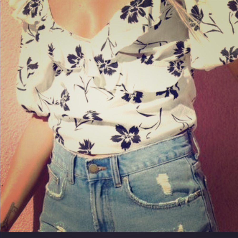 Billabong Cute ruffled crop top